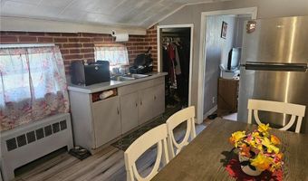 8 Lake Ct, Hopkinton, RI 02804