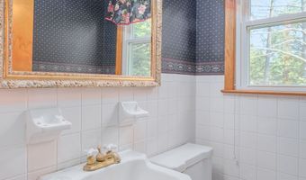 7 Robin Hill Ln, Athens, OH 45701
