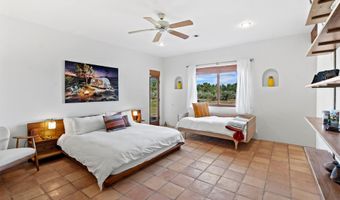206 Hondo Seco Rd, Arroyo Seco, NM 87514