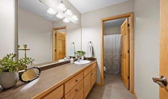 9352 67th St NW, Annandale, MN 55302
