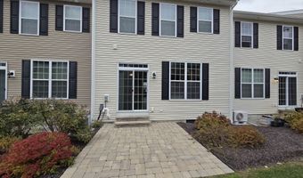 12 Putnam Ln, Danbury, CT 06810