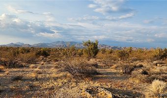 2204 S Six Shooter Rd, Yucca, AZ 86438