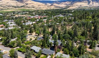 704 Elkader St, Ashland, OR 97520