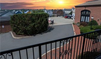 423 Hope St C, Bristol, RI 02809
