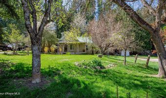 6962 Oak St, Bonners Ferry, ID 83805