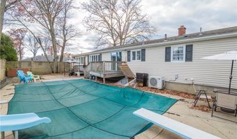 2 Ash Ln, North Providence, RI 02911