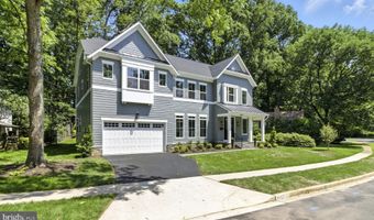 8202 MOCKINGBIRD Dr, Annandale, VA 22003