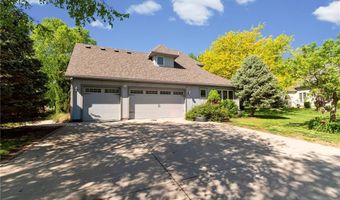 15733 Pine Cir, Basehor, KS 66007