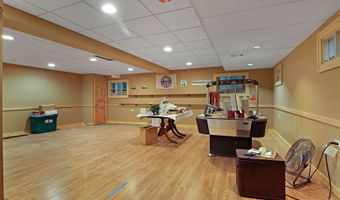 2837 Jackson Dr, Arlington Heights, IL 60004