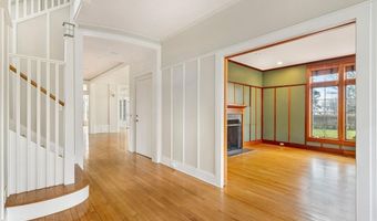 9 Ocean Lawn Ln, Newport, RI 02840