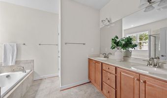 13294 Slayden Cir, Ashland, VA 23005
