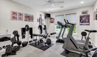 402 DERRYTOWN Dr, Bear, DE 19701
