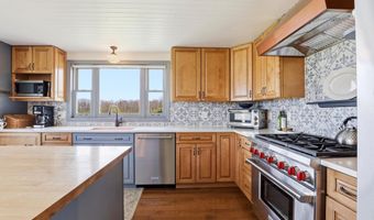 557 S Barnstead Rd, Barnstead, NH 03225