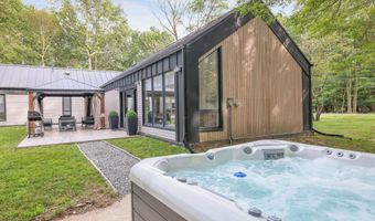 72 Keats Ln, Albrightsville, PA 18210