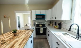 1217 W 3rd St, Anderson, IN 47304