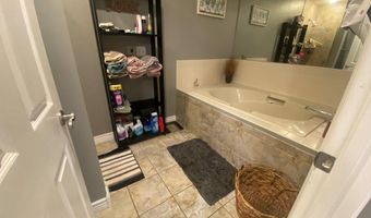 7735 Country Club Rd, Athens, OH 45701