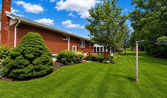 32 W Sylvan Dr, Allen, PA 18067