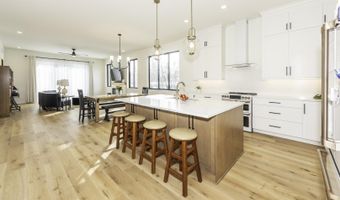 1858 Upland Dr, Ann Arbor, MI 48105
