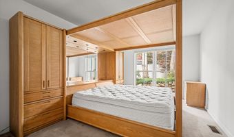 1019 Young Pl, Ann Arbor, MI 48105