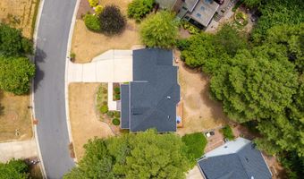 407 Maple Creek Ct, Apex, NC 27502