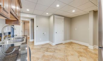 20484 Lake Rd, Abingdon, VA 24211