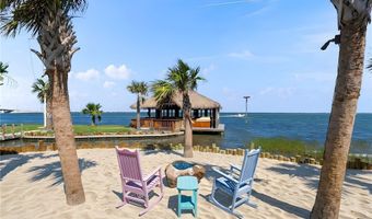 140 Bay Harbor Dr, Aransas Pass, TX 78336