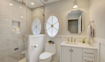 9110 WILLOW GATE Ln, Bethesda, MD 20817