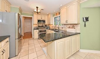 191 Cherry Ln, Airmont, NY 10952