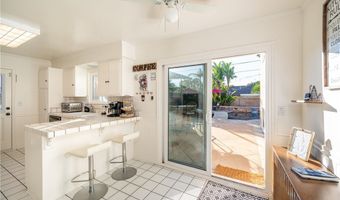 949 S Peregrine Pl, Anaheim, CA 92806