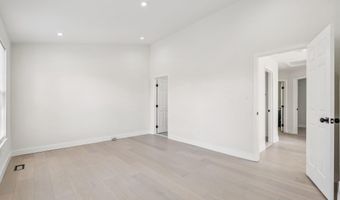 43501 POSTRAIL Sq, Ashburn, VA 20147