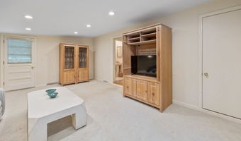74 Woods Rd, Bethany, CT 06524