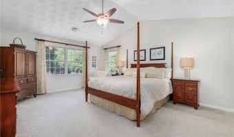 11 Prides Crossing Ln, North Kingstown, RI 02874