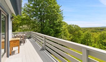 30 Woodcrest Ter, Amawalk, NY 10501
