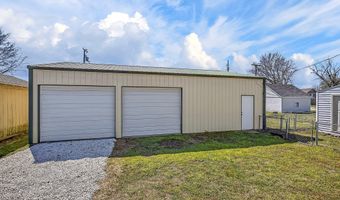 134 W College St, Aurora, MO 65605