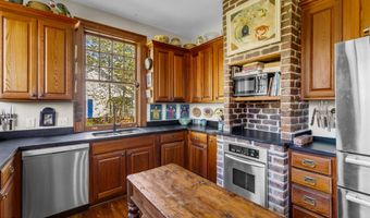 119 Washington St, Bay St. Louis, MS 39520