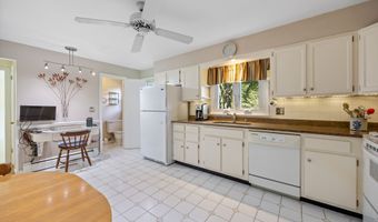 622 Wiese Rd, Cheshire, CT 06410