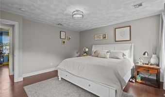 105 Amy Dr, Cranston, RI 02921