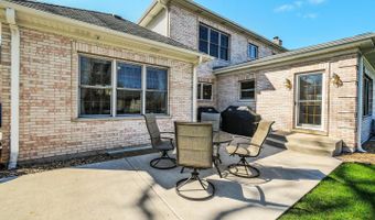 500 E Sherwood Dr, Addison, IL 60101