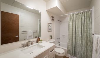 2015 Wilder Ave 2E, Honolulu, HI 96822