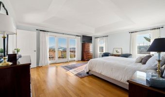 4 Bittersweet Ln 4, Bourne, MA 02532