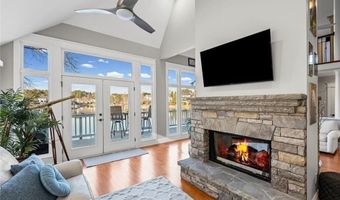 6425 Spinnaker Ln, Alpharetta, GA 30005