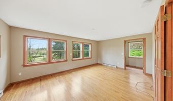 3 Lew May Dr, Andover, NJ 07860