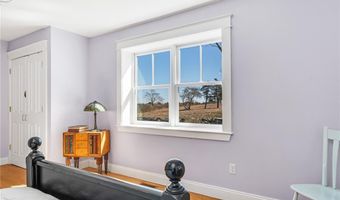 7 Clarkes Village Rd, Jamestown, RI 02835