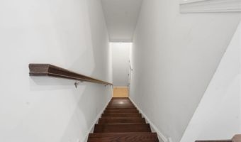 42167 CANARY GRASS Sq, Aldie, VA 20105