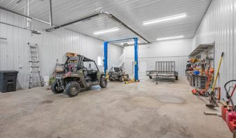 90917 240th St, Austin, MN 55912