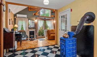 648 Raymond Rd, Chester, NH 03036