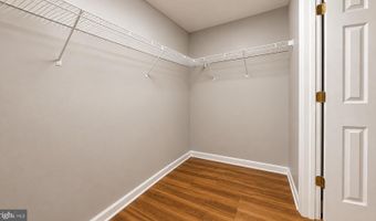 7302 IVYCREST Pl, Annandale, VA 22003