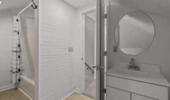 802 N Poplar St, Aberdeen, NC 28315