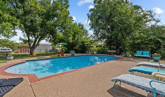 2038 Hill Top Cir, Weatherford, TX 76085