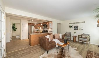 716 Reinke Rd, Ballwin, MO 63021